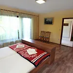 Apartamento - Stylish Retreat In *