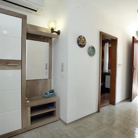 Jozef's - Stylish Retreat In Apartment *