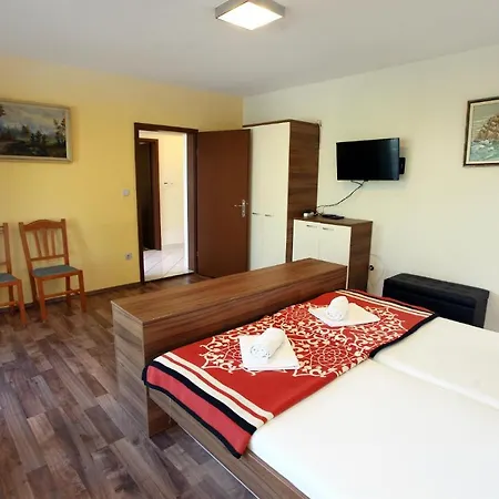 - Stylish Retreat In Apartment