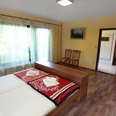 Apartment Jozef's - Stylish Retreat In *