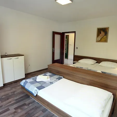 Jozef's - Stylish Retreat In Apartment Portoroz