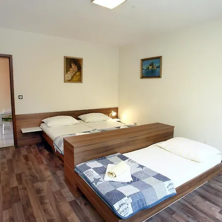 Jozef's - Stylish Retreat In
