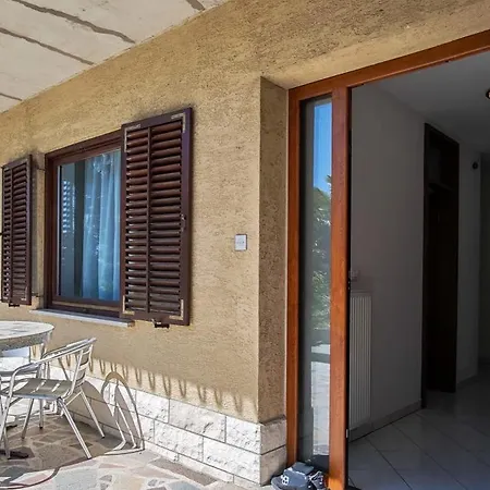 Apartment - Stylish Retreat In *