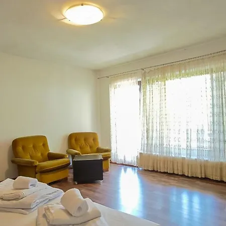 - Stylish Retreat In Appartement