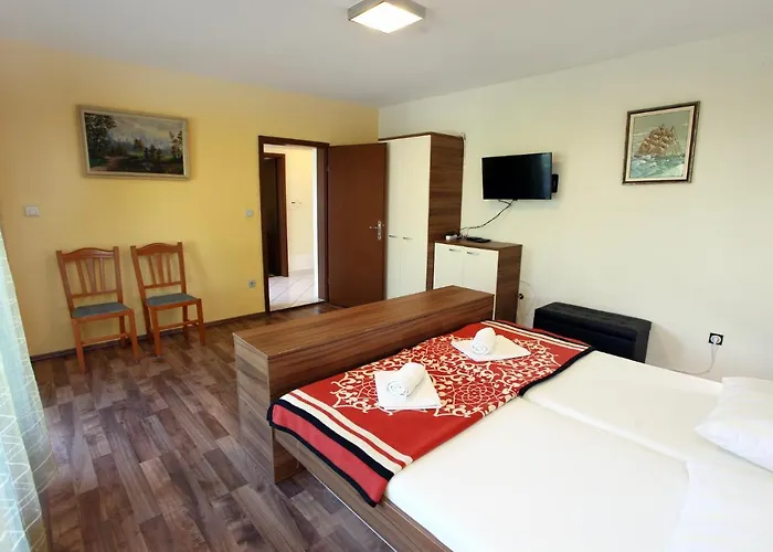 - Stylish Retreat In Daire