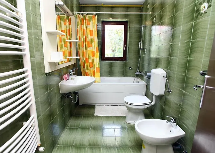 - Stylish Retreat In Daire